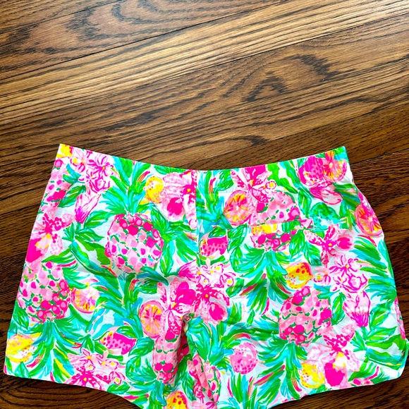 NWT: Lily Pulitzer pull on shorts - Picture 2 of 3
